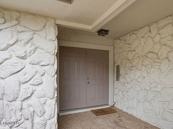 3rd image of 500 Alverton Ct