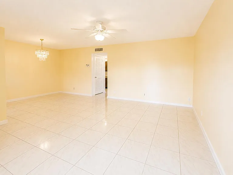 5300 Washington St #S313 — Photo 4