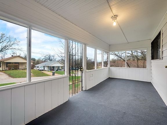 3rd image of 1606 Avenue B