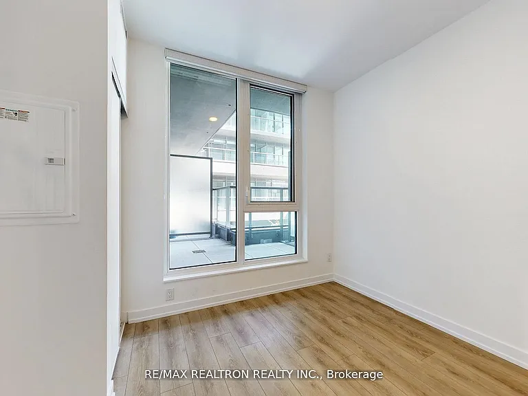 500 Dupont St #301 — Photo 36