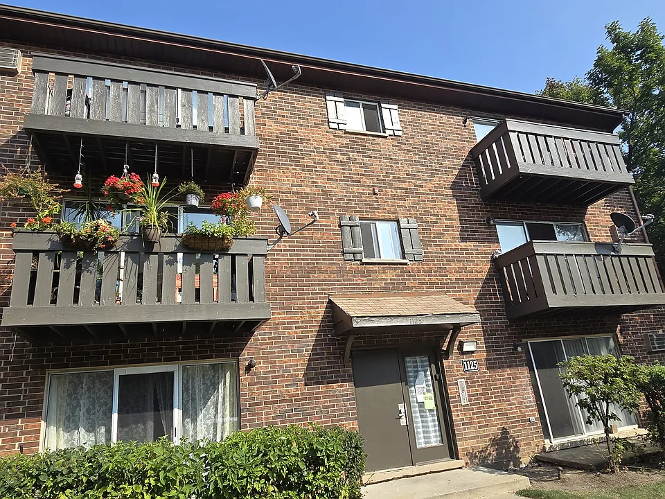 1125 Dickens Way #B