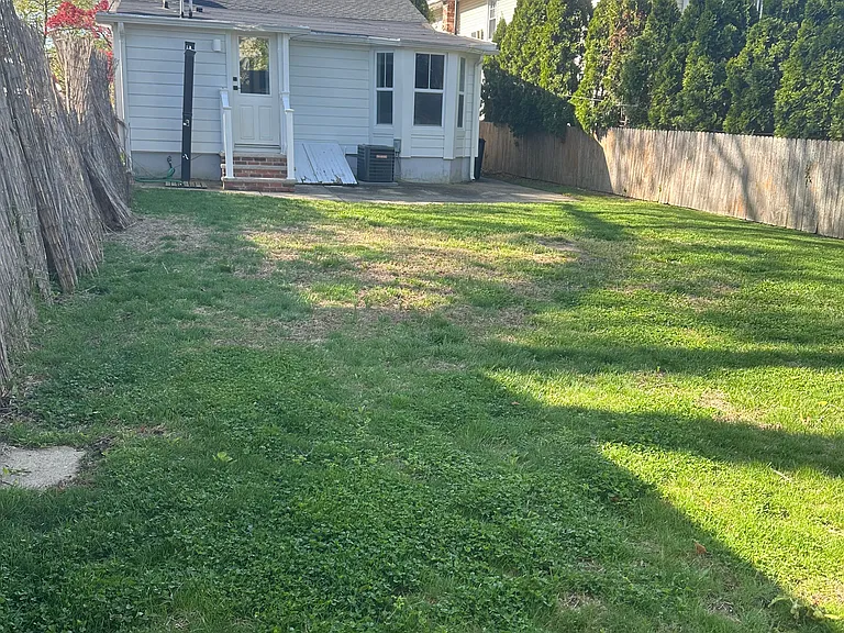 416 Ludlow Ave — Photo 9