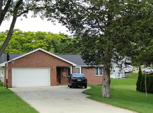 2821 Van Buren St, Dubuque, IA 52001