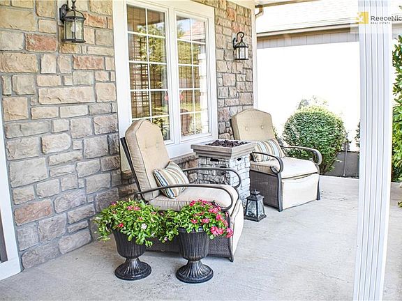 4th image of 903 Redbud Dr
