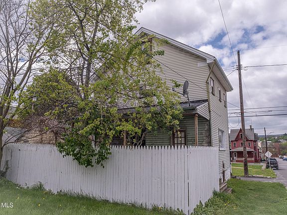 3rd image of 409 2nd St