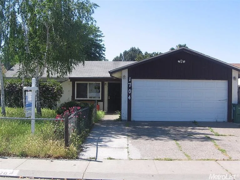 1704 Westmora Ave photo 1