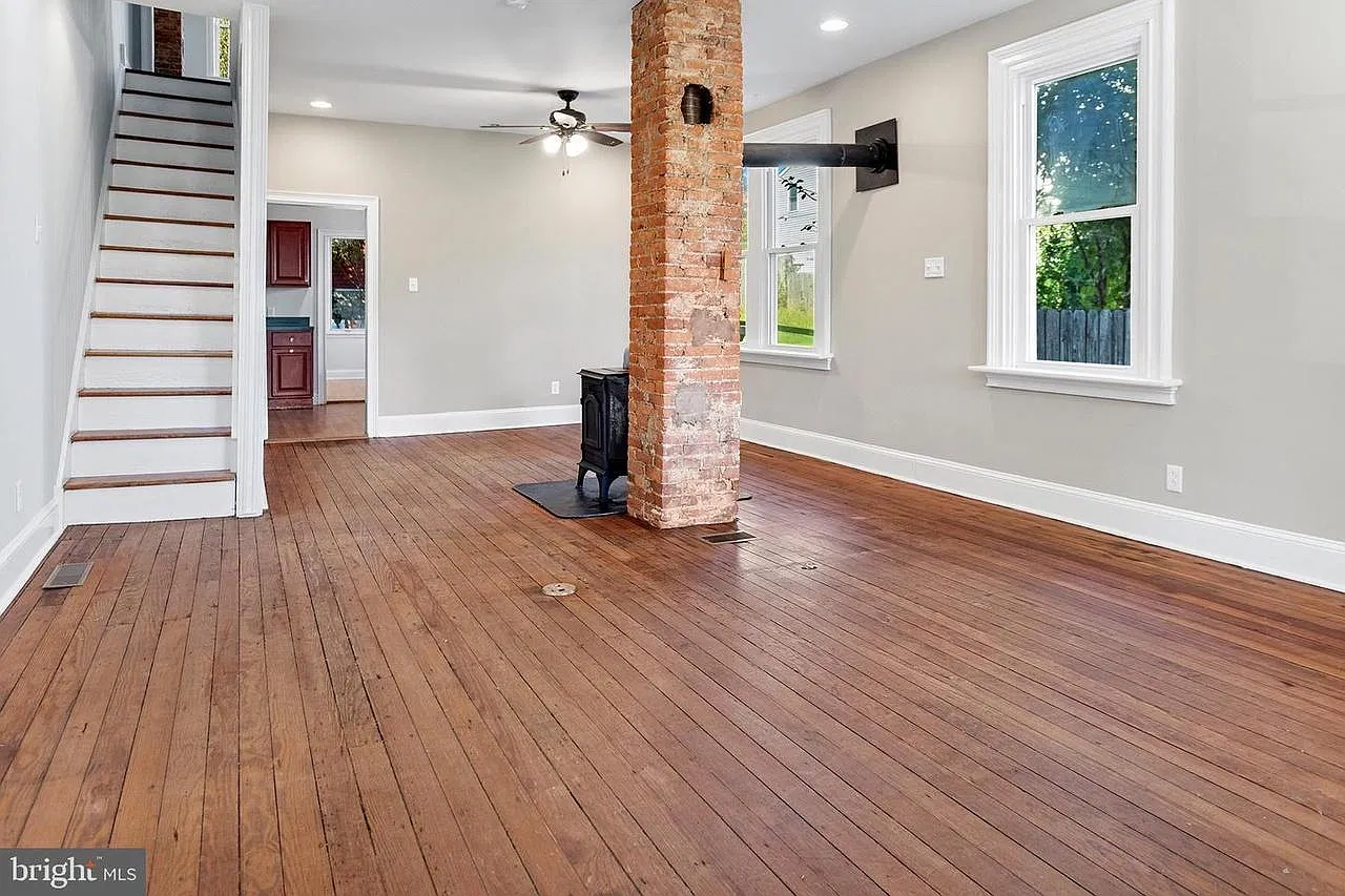 4 bed, 1.5 bath, 1400 sqft, $2,500 — Photo 3