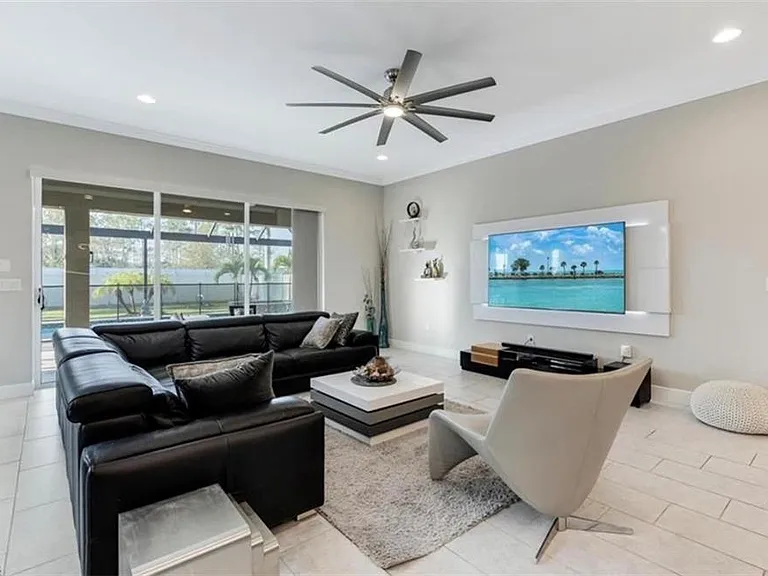 3320 Pilot Cir — Photo 10