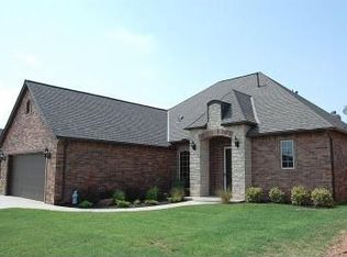 717 Carol Ann Pl, Moore, OK 73160