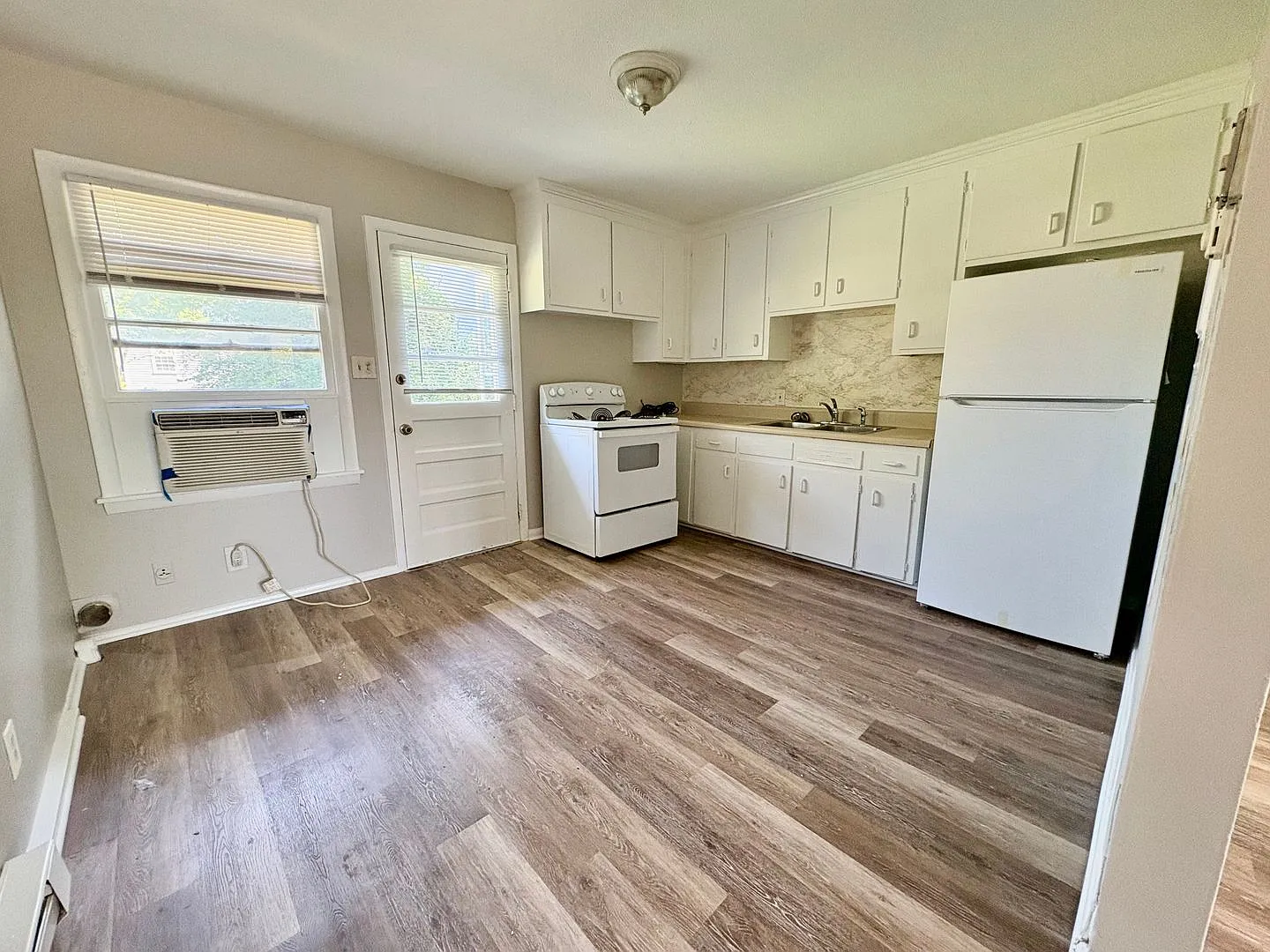 301 Shelden — Photo 4