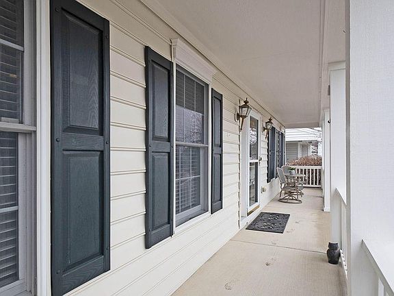 2nd image of 6927 Joysmith Cir