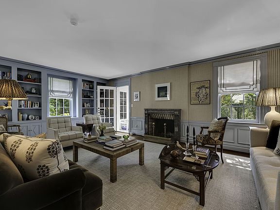 4th image of 221 Evelyn Ave