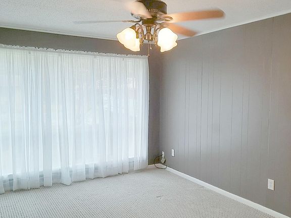 4th image of 102 Powell Dr