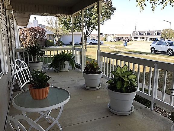 2nd image of 1140 Swan Dr