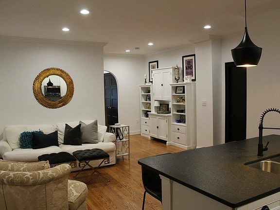 2nd image of 614 W Hill Ave APT 9