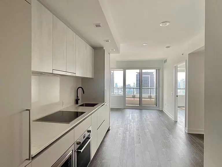 609 Sherbourne St #3810 — Photo 4