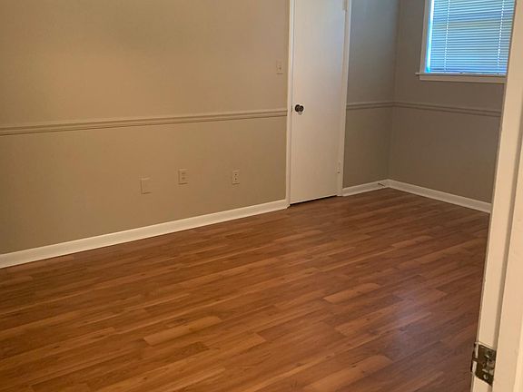 4th image of 2900 Lincoln Rd APT 2