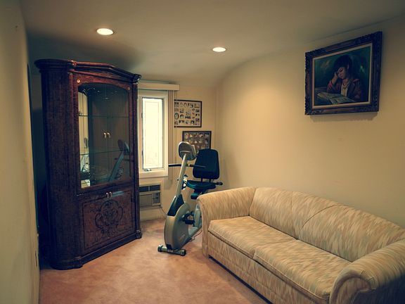 5th image of 240-65 67th Ave