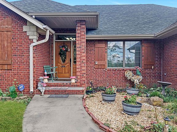 5th image of 588 E Southernview Road