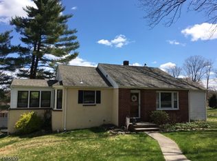 84 Vreeland Ave, Bloomingdale, NJ