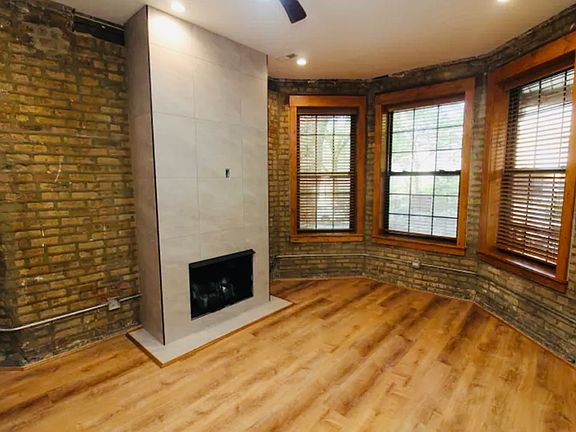 4th image of 1717 N Winchester Ave APT 1