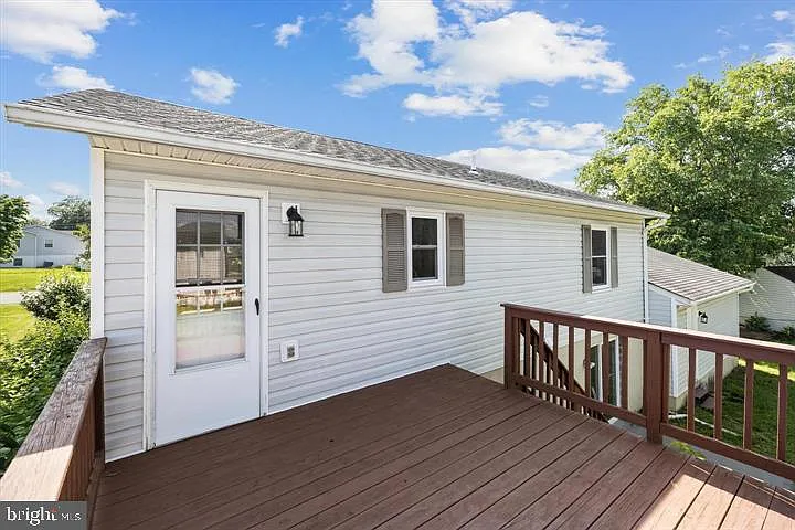 136 Nightingale Ave — Photo 29