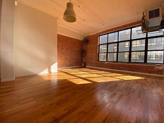 3rd image of 251 McKibbin St #309