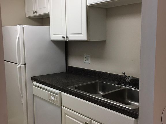 3rd image of 367 Simmonsville Ave APT 3209