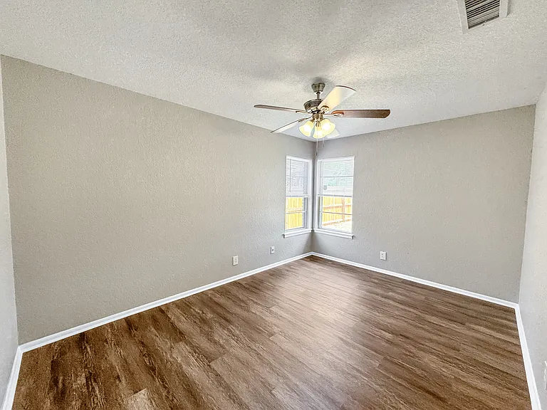 310 Mahota Dr — Photo 18