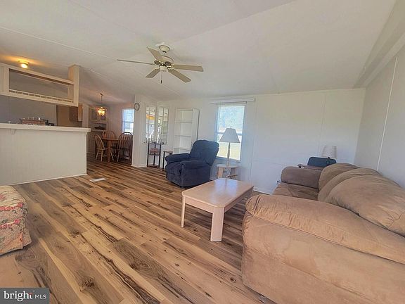 4th image of 10323 Henry Rd #8