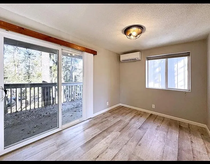 2137 Hawkins Ln #2137 — Photo 6