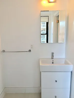 Rented by Stonehenge NYC LLC | media 8