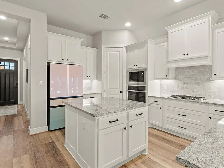 111 Chinaberry Bnd — Photo 13