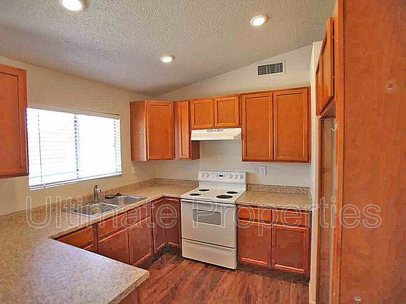 5th image of 1614 W Sequoia Dr