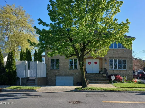 310 Clarke Ave, Staten Island, NY 10306