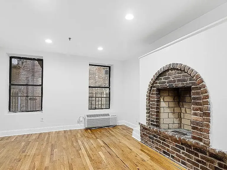 544 6th Ave #4 — Photo 7