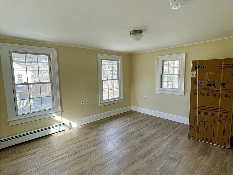46 E Market St — Photo 14