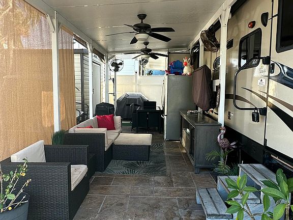 2nd image of 325 Calusa St #9