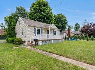 6 Meeker St, Succasunna, NJ 07876