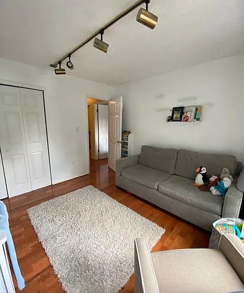 360 Hadleigh Ln — Photo 21