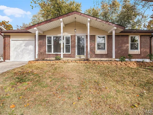 732 Rockshire Dr, Fenton, MO 63026