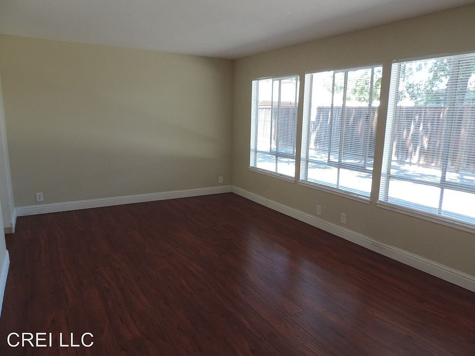 2nd image of 161 Oak Ave APT 2