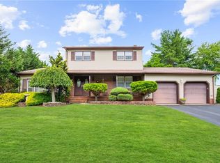 18 Zaleski Dr, Sayreville, NJ 08872