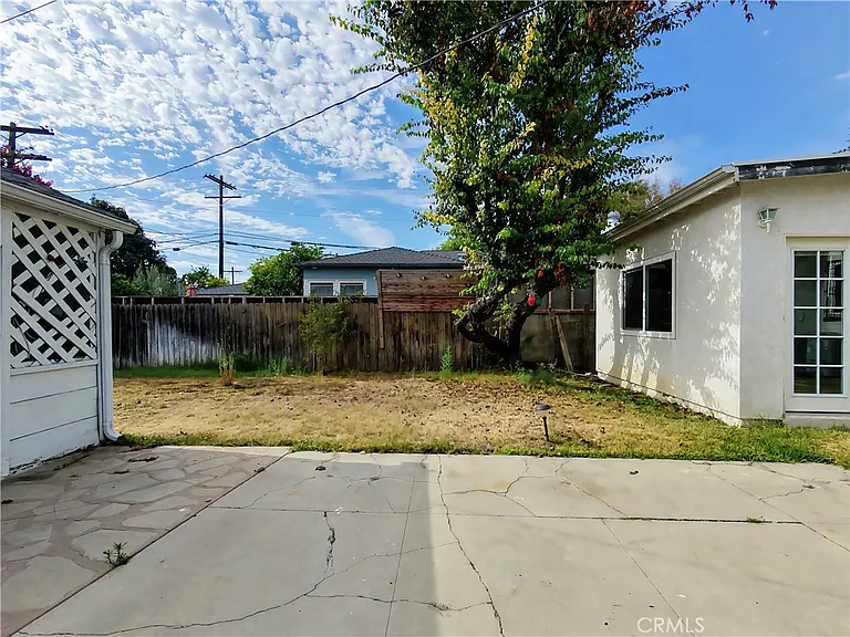 3907 Edgehill Dr — Photo 49