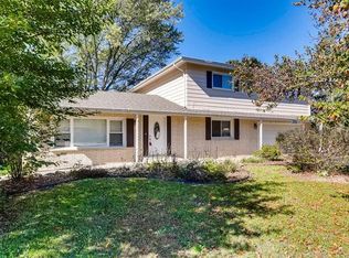 2711 Sequoia Dr, McHenry, IL 60051
