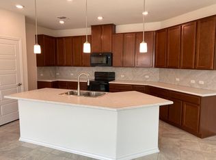 194 Lena Ln, Uhland, TX 78640