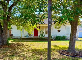 610 Burton St, Woodsboro, TX 78393