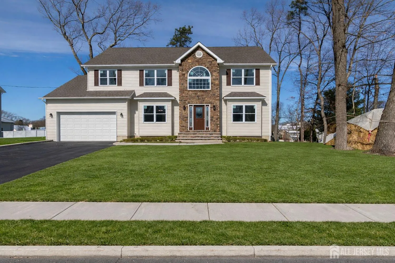 38 Avenue I photo 1
