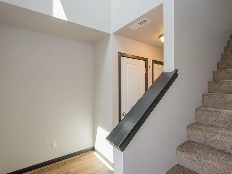 109 Madison Ln — Photo 10