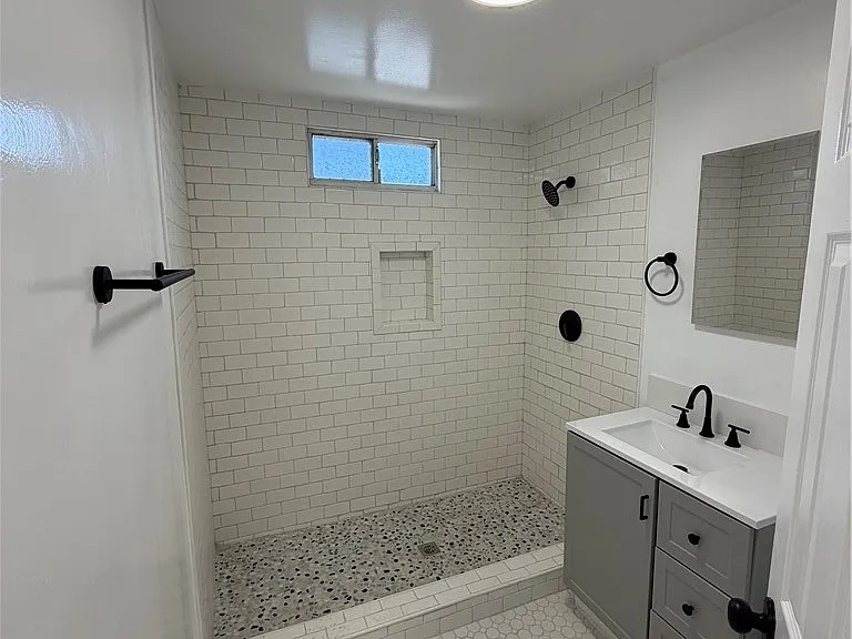 125 W Valencia Dr #A — Photo 14